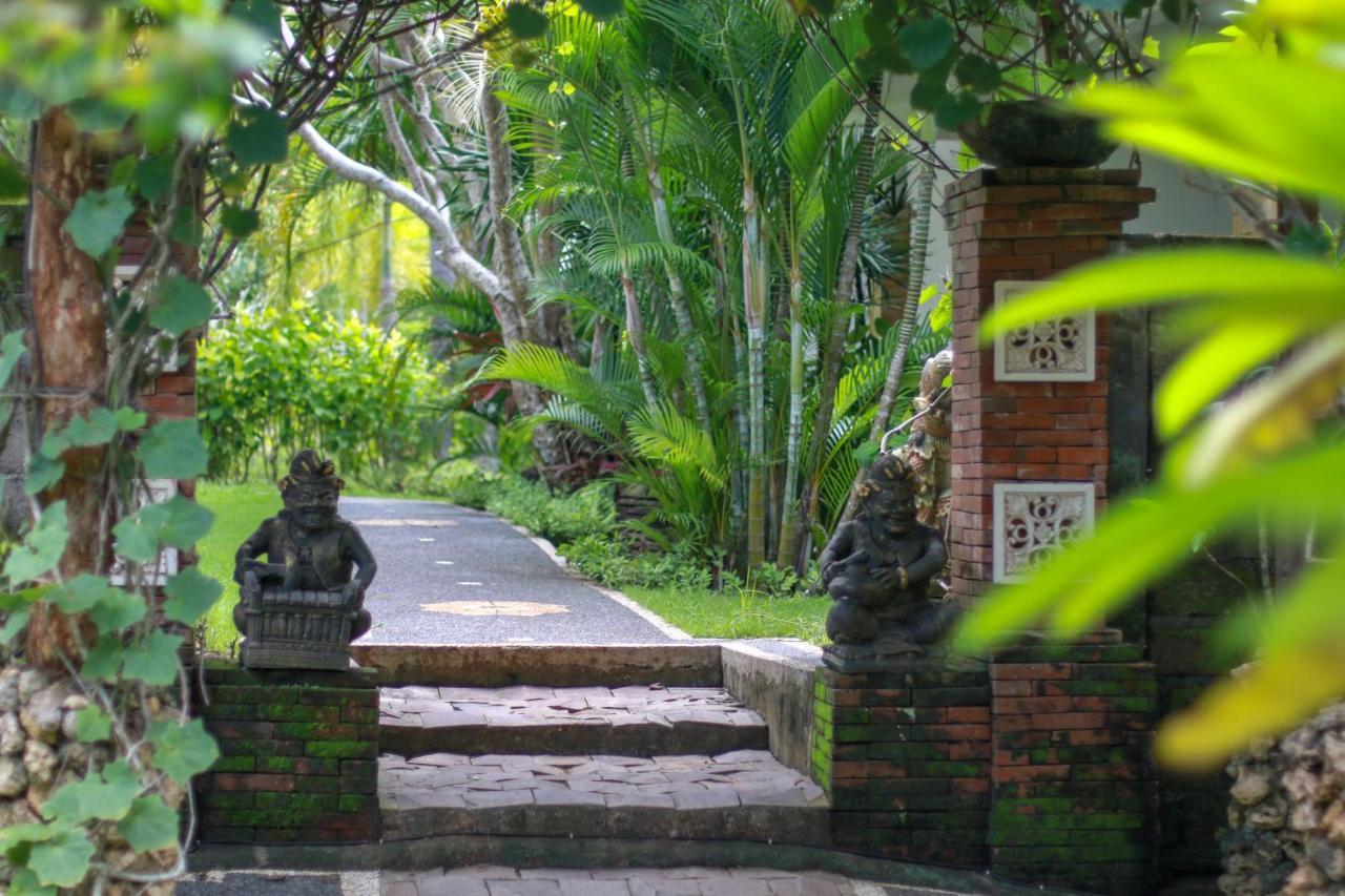 Medori Putih Homestay Улувату Екстер'єр фото