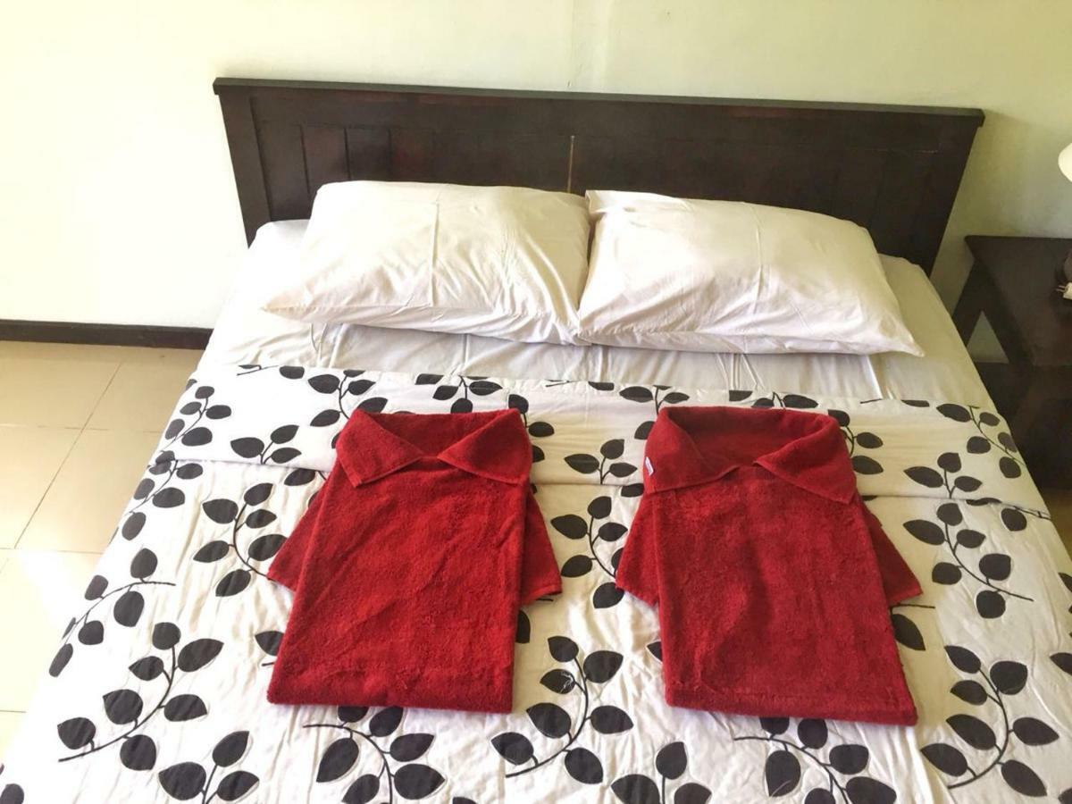 Medori Putih Homestay Улувату Екстер'єр фото